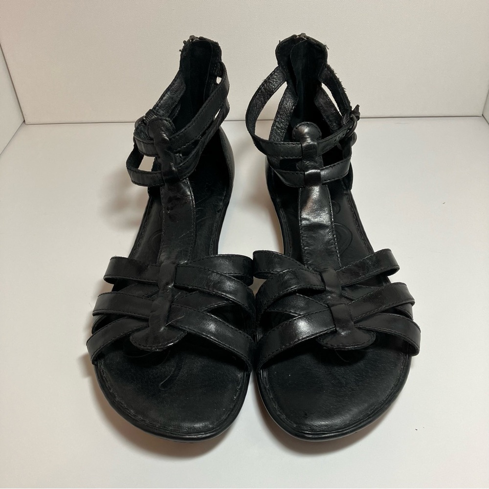 BORN Gladiator Sandals. Black leather. Women’s size 12. Very good condition